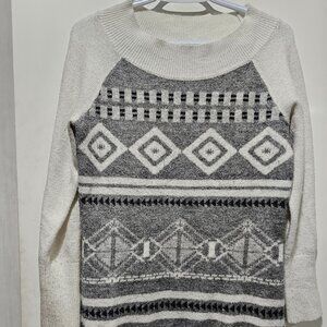 Knitted Sweater Made by Kismet Size large black and white diamond pattern